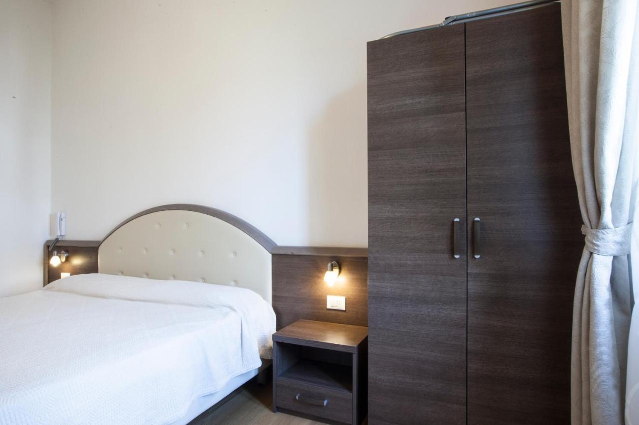 Hotel Amalfi Milánó Kültér fotó