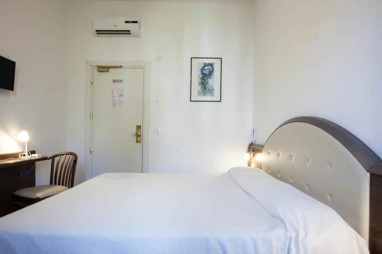 Hotel Amalfi Milánó Kültér fotó