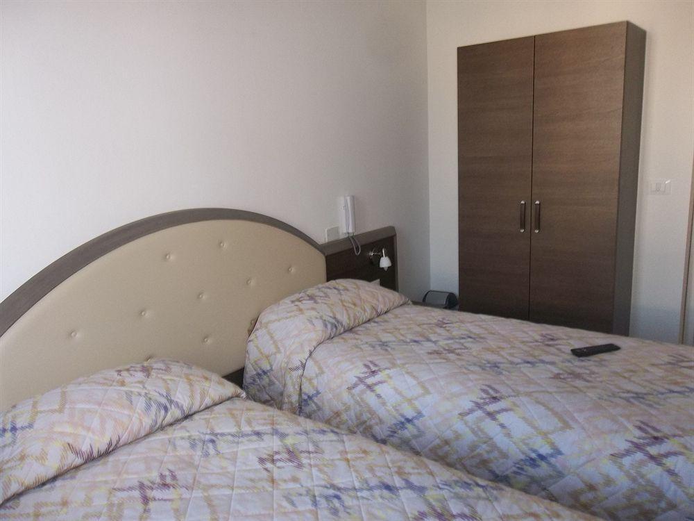Hotel Amalfi Milánó Kültér fotó