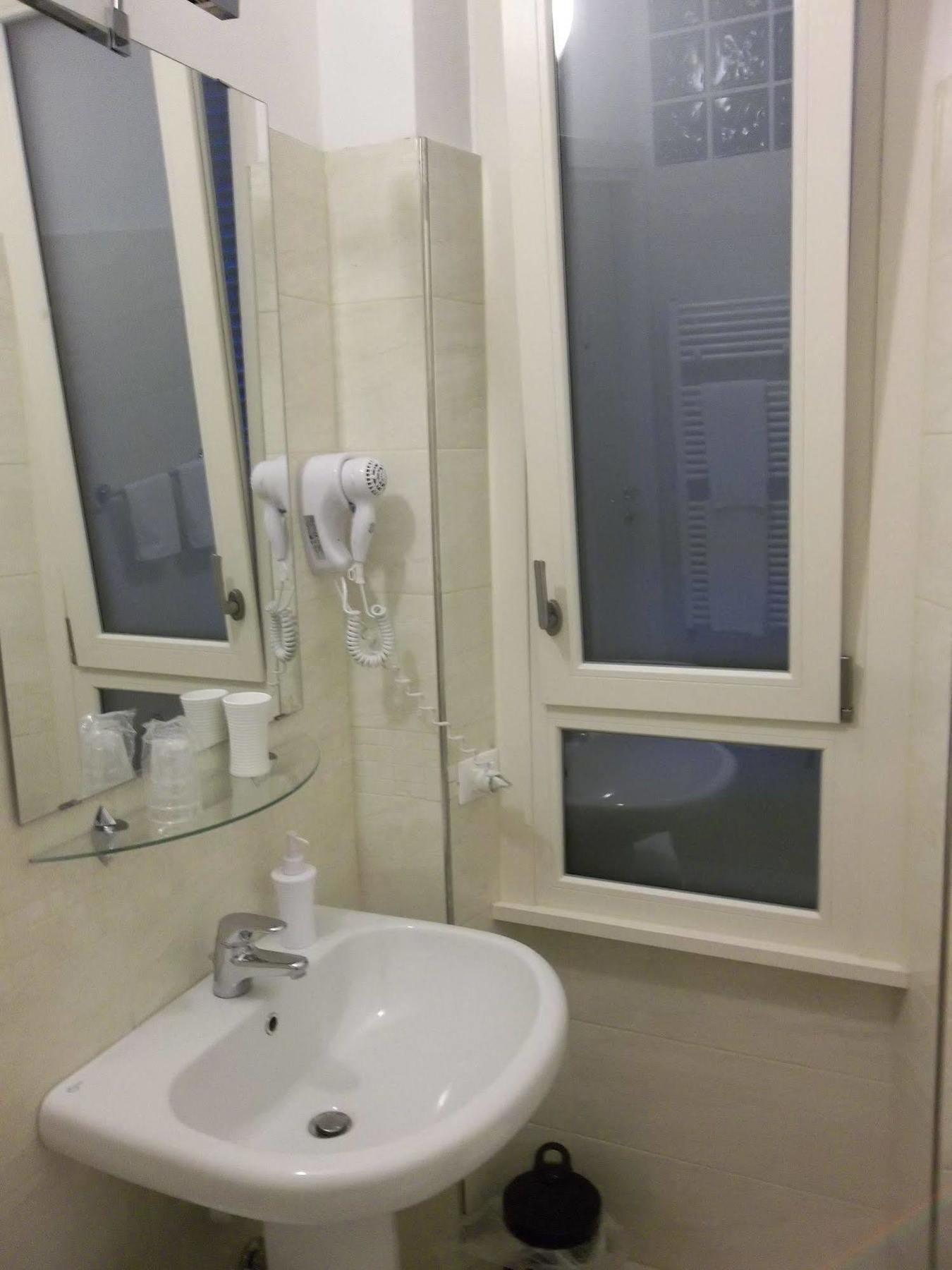 Hotel Amalfi Milánó Kültér fotó