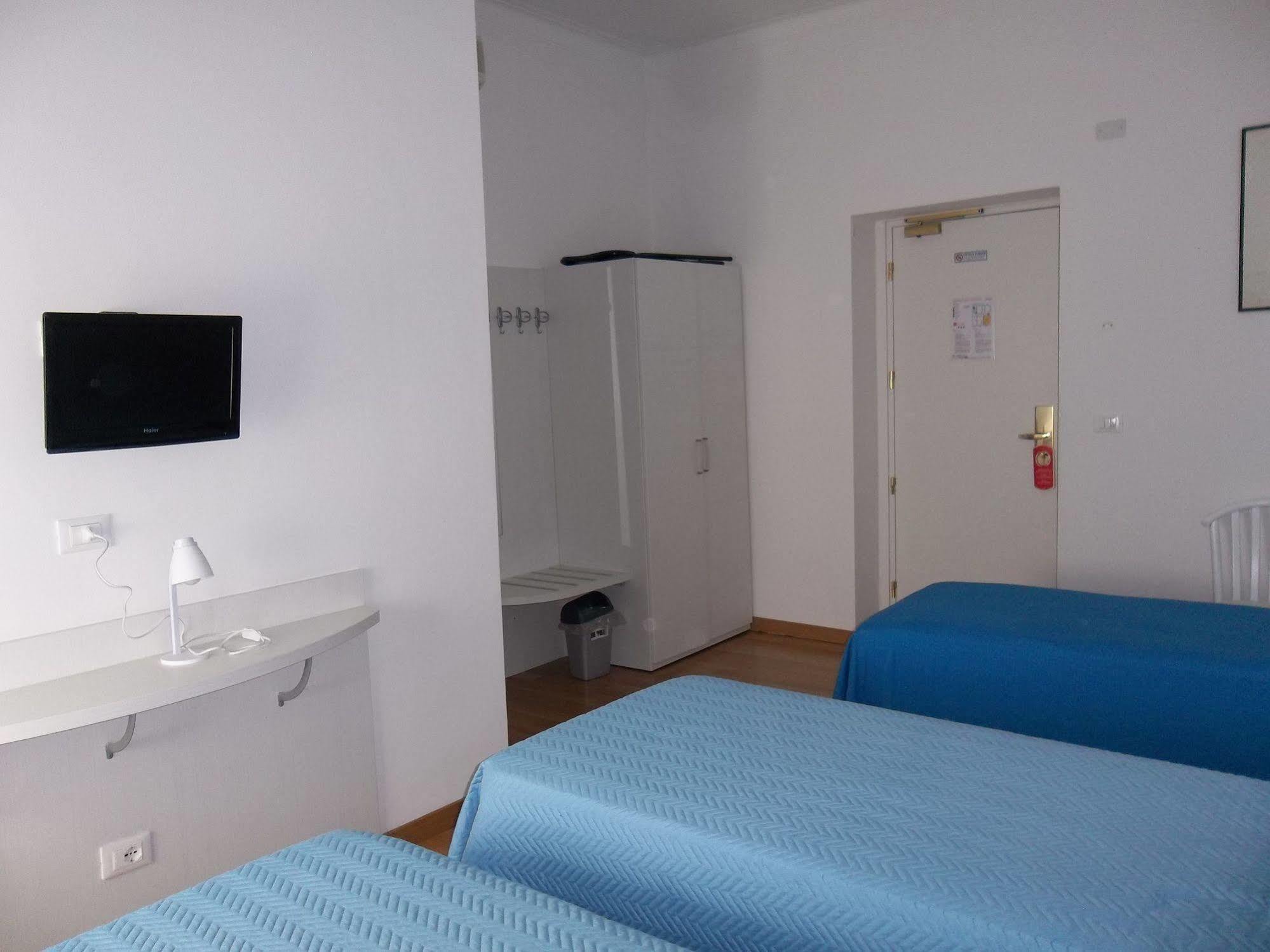 Hotel Amalfi Milánó Kültér fotó