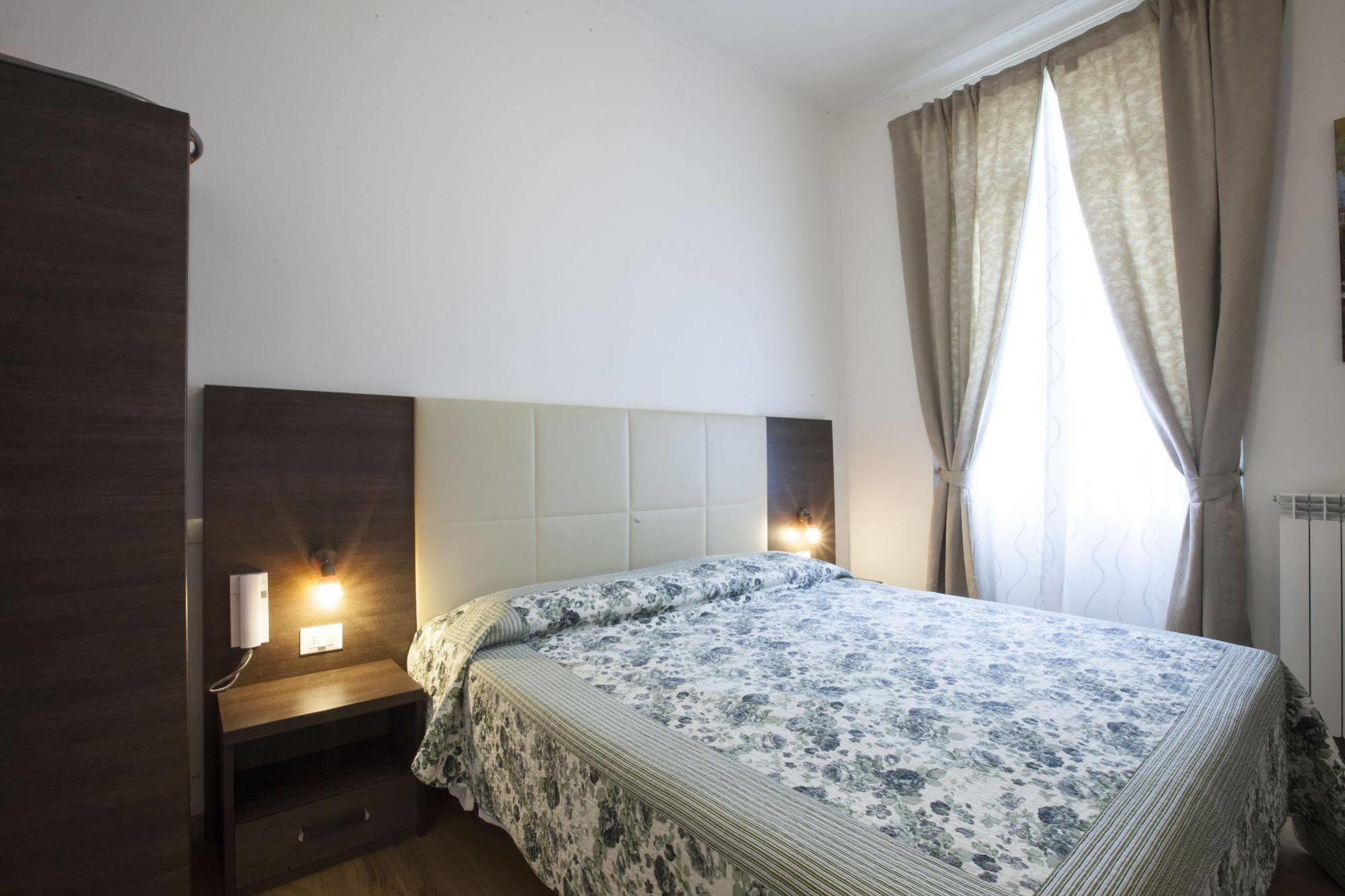 Hotel Amalfi Milánó Kültér fotó