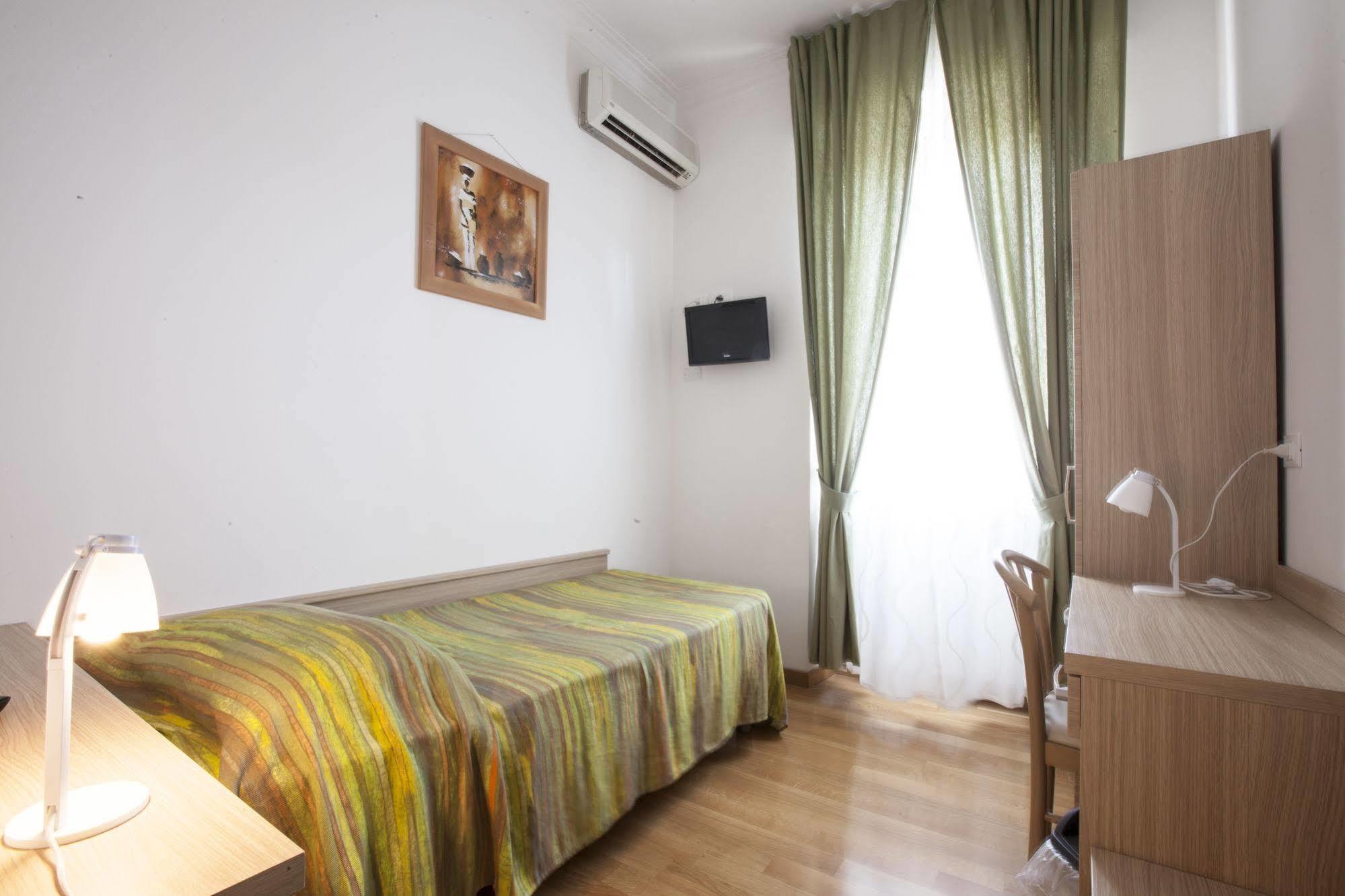 Hotel Amalfi Milánó Kültér fotó